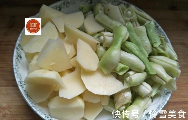 五花肉|真正的豆角土豆焖饭,全程只需要一个电饭煲,一碗不够想来第二碗