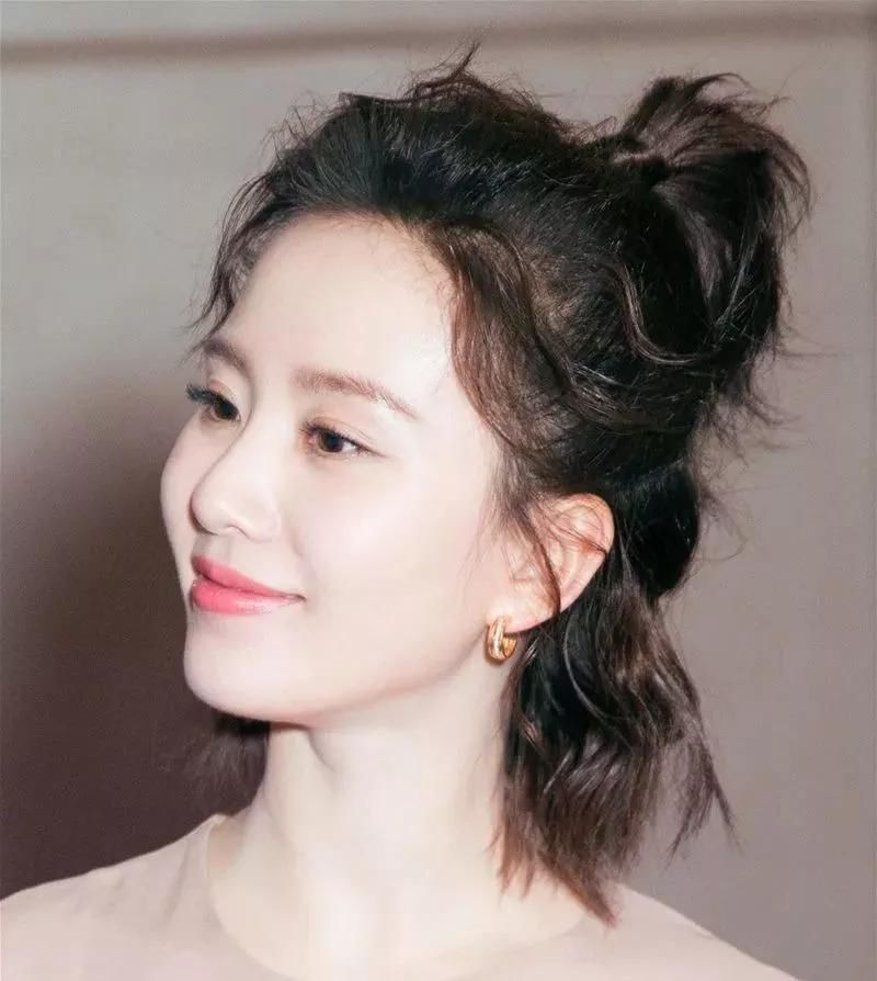 教程|卷发怎么扎简单又好看,学会这5种就够了