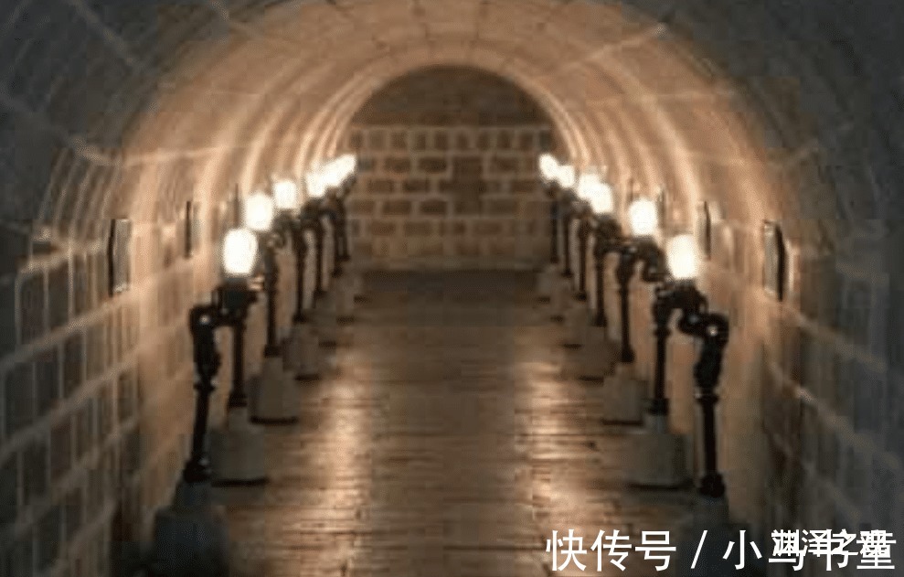 陪葬品&古代皇帝下葬后,地宫大门会被反锁,最后一个工匠如何逃出来