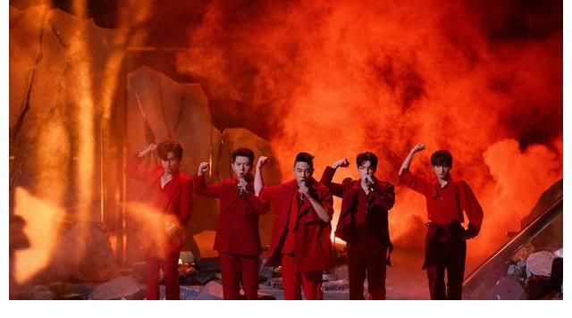 《哥哥》五公來襲，嫂子團驚喜助陣，集體撒狗糧讓人很羨慕！