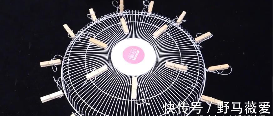 热熔胶|电风扇坏了不要扔,在中间加一个大塑料瓶,全家人看了都夸好