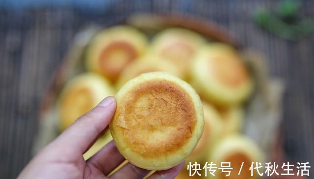 不用烤箱不用电饭煲,这样做好的面包,个个蓬松暄软,好吃极了