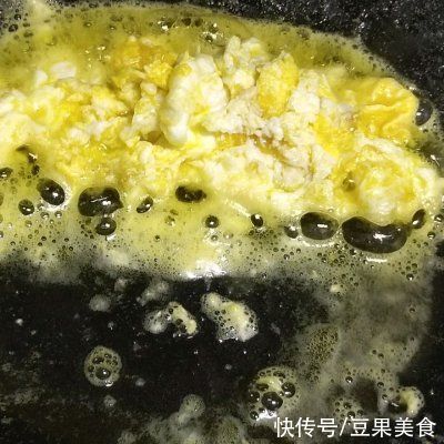 原来蒜黄炒鸡蛋才是真正的米饭杀手