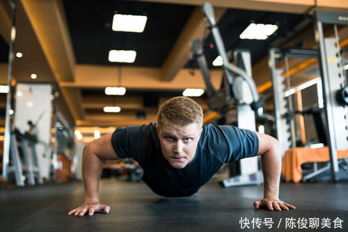 俯卧撑|检验自己是不是真男人,做俯卧撑就够了!你能做多少个?