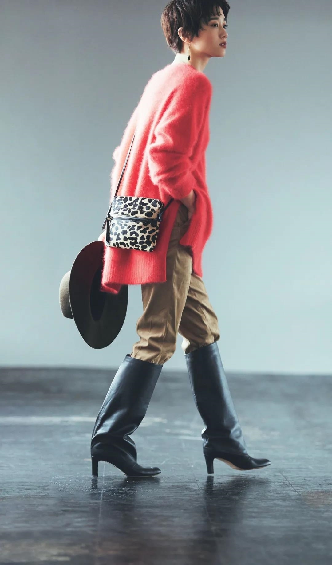 早春最适合针织衫,想要穿出日杂风效果,选款和搭配都要有技巧