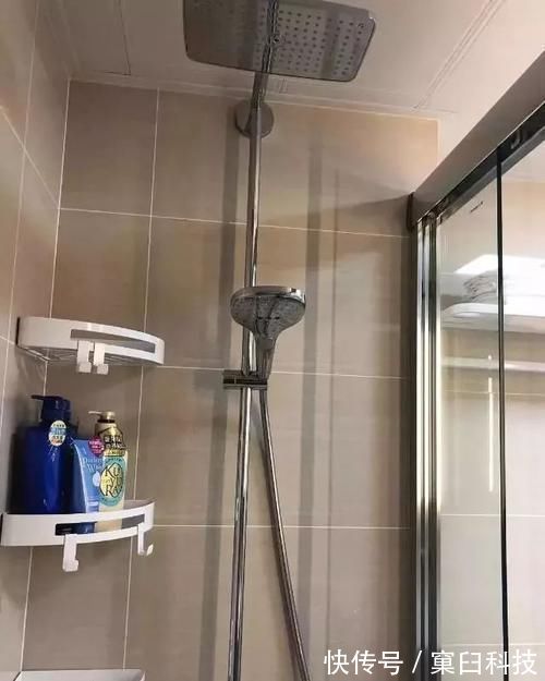 实用|老公不听劝非要在门口砌半堵墙,装好后发现太实用了,晒晒!