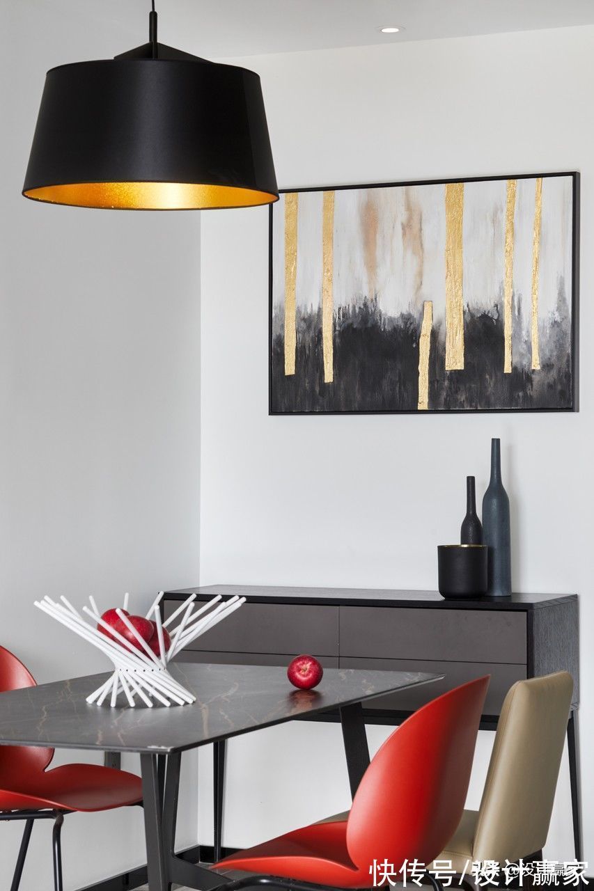 女主人|240㎡叠拼,简洁大气的现代别墅,150万打造出质感生活,羡煞旁人