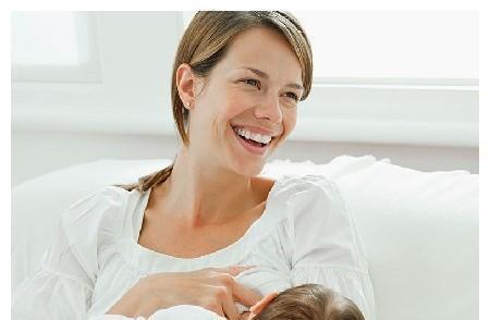 产后恢复|世界母乳喂养周：母乳四大好处，其中可降低这些疾病的发病率