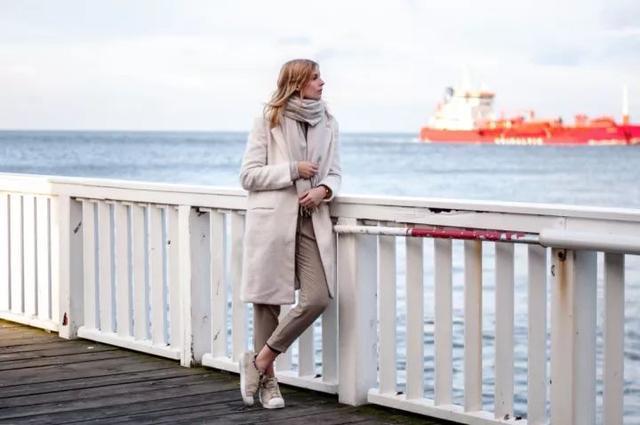 围巾 什么颜色的大衣,就搭什么围巾,这才是超实用的穿搭法