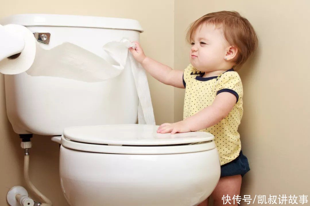 坐便器|别再这样给孩子戒纸尿裤了！错误的如厕训练害了太多孩子