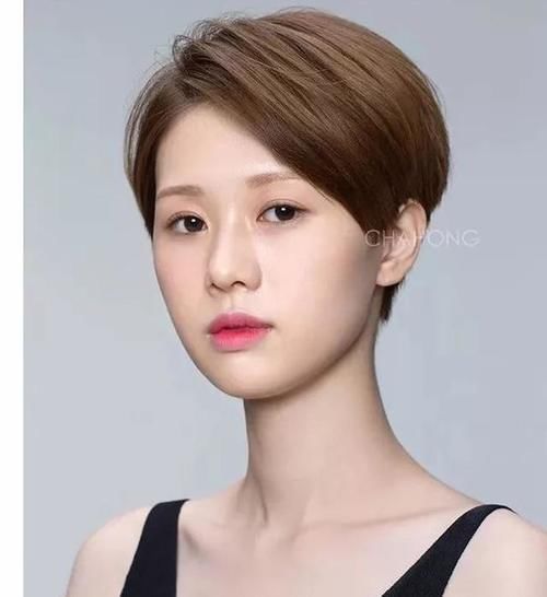 女生|纠结长发or短发?圆脸、方脸女生这样选发型才最美!