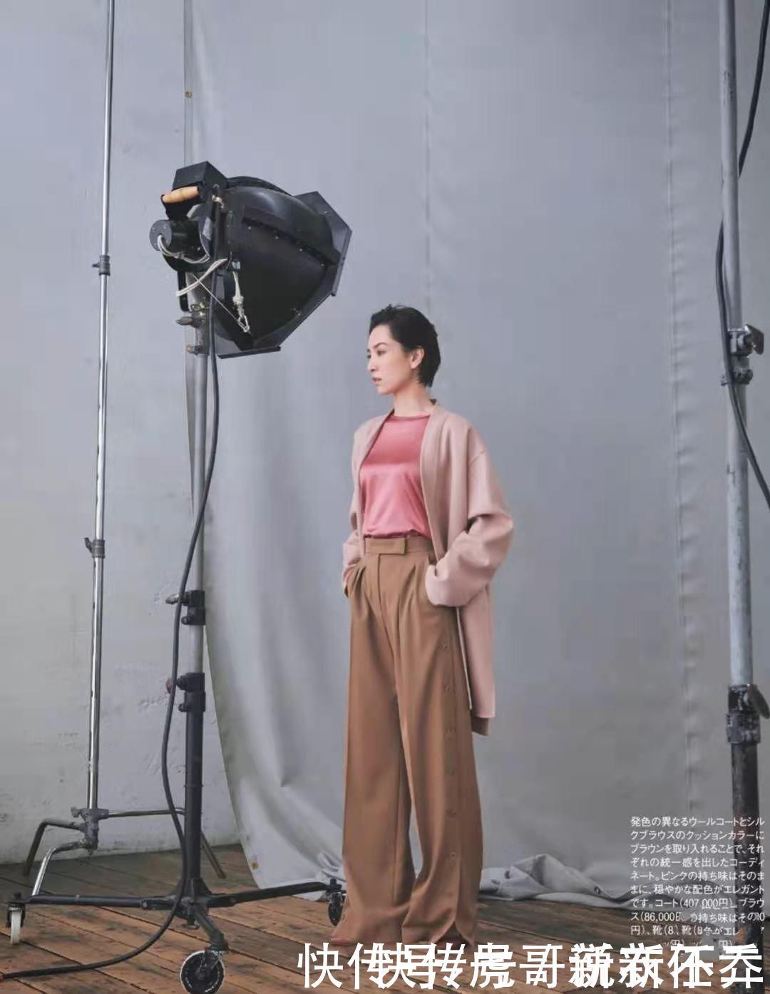 基础|40+女性要以简约为主,学会这3种搭配,基础款也能玩出新花样