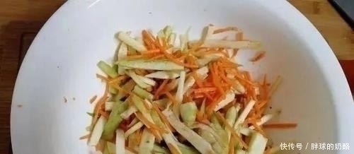 早餐饼|一个茄子，两个鸡蛋，不蒸，不炒，不用一滴水，十分钟搞定早餐