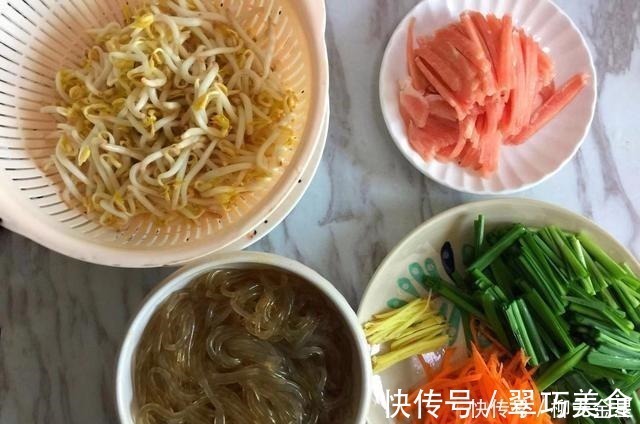 所示|豆芽炒粉条想要做得好吃，多加一步操作，豆芽鲜脆粉条爽滑太过瘾
