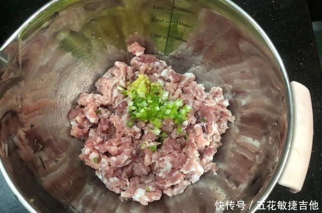 不停|冬天饺子最爱这个馅,比韭菜香多了,一口一个吃不停嘴,特解馋