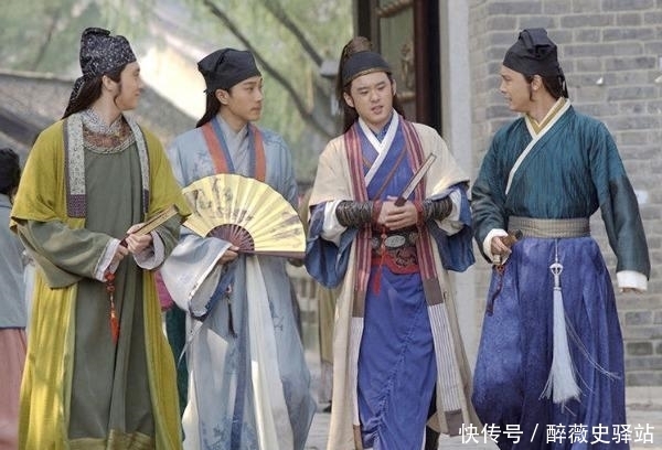 a84|少女出一上联:“午朝门外,排两班,文文武武”,乞丐一下联,绝了