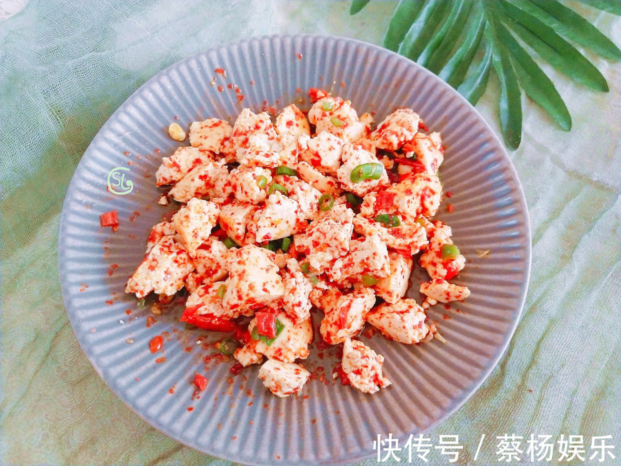 家人|天变热,三天两头就做这道凉拌菜,8分钟搞定,家人都爱吃