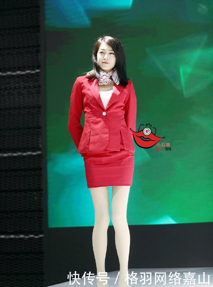 搭配|“肉色丝袜”和职业装的碰撞,美感不言而喻