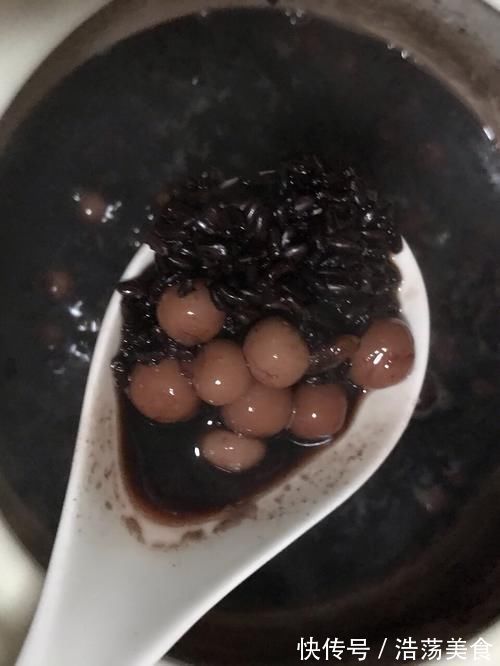 天冷了,早餐记得多喝它,简单煮一煮,气血双补,身体暖和和!