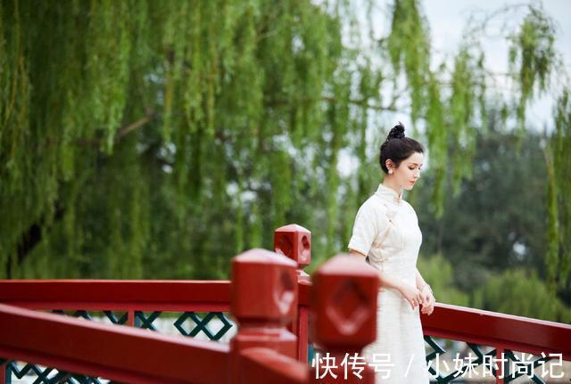 旗袍!又一新疆美女火了,被誉为“从敦煌壁画中走出来的女子”,惊艳