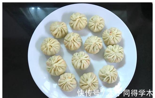 营养均衡|早餐包子别再出去买了，教你懒人做法，不揉面不醒面，10分钟出