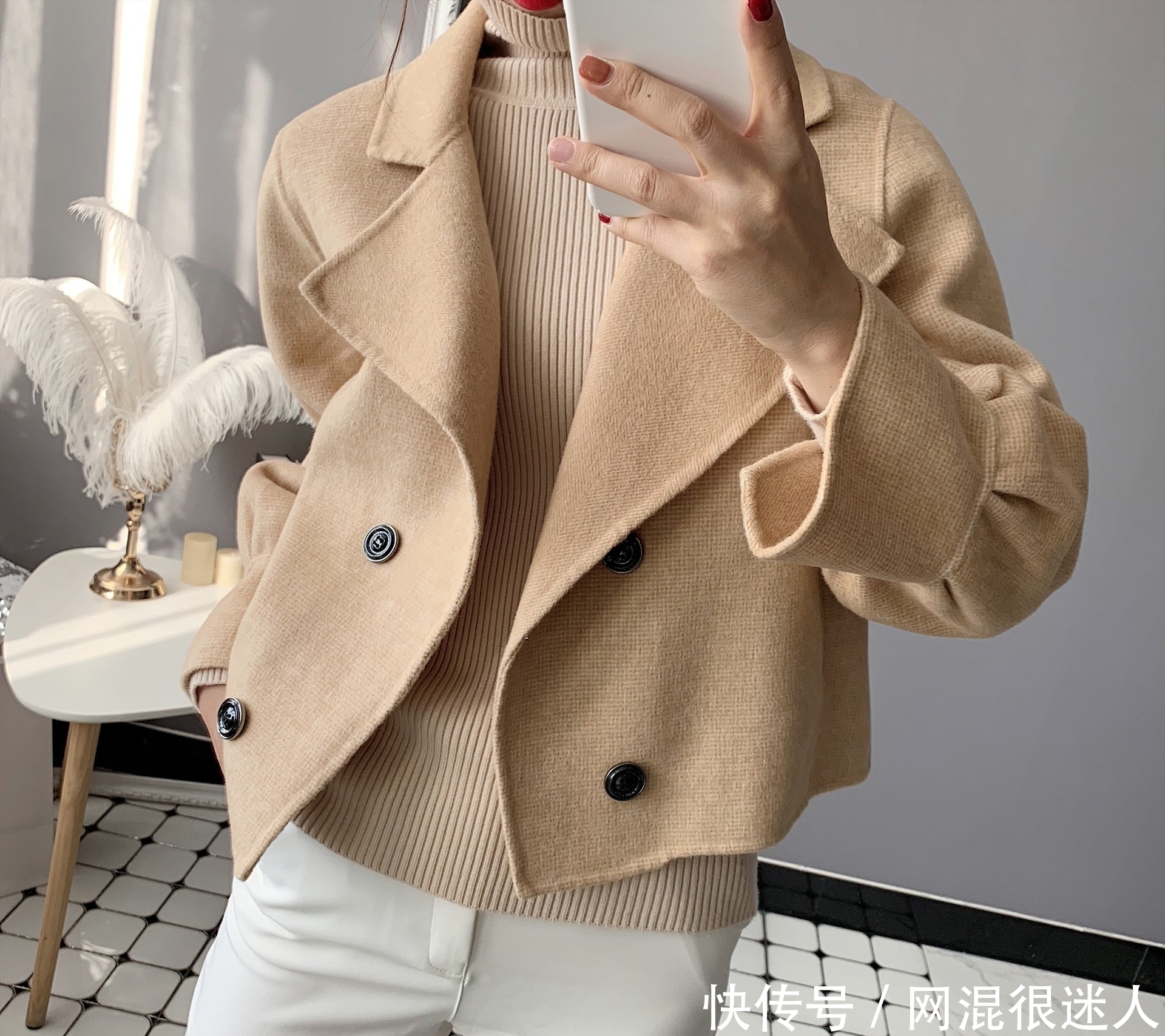 短款|小个子女人别乱穿,“短款外套+萝卜裤”显高其实很容易