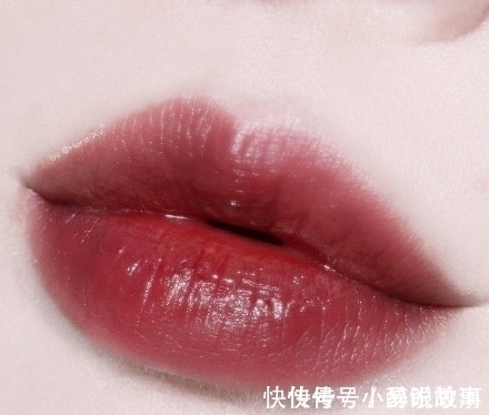 显白 分享5支秋冬我最爱的红棕色口红试色,全都超级显白,显高级!