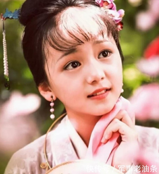 林黛玉@宝钗在荣国府过着什么日子?不可能受到疼爱,同样风刀霜剑严相逼