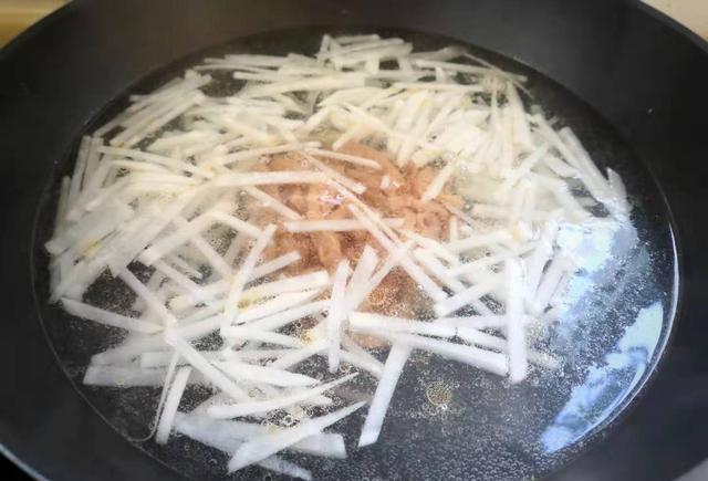 快来学做这个汤，营养健康，润肺养胃，简直是大补汤！