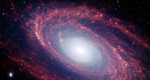 科学家 科学家发现宇宙最大天体,直径近45亿公里,亮度是太阳1000万倍