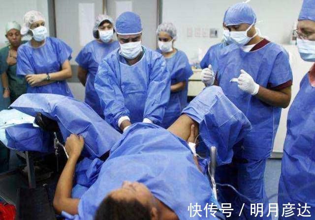 暮沐|顺产时遭实习医生围观，孕妈一句话霸气回怼，但已经为时已晚