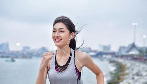 脚掌|跑步的时候,如何掌握身体姿势和动作要领?