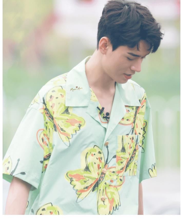 路透|龔俊《中餐廳》路透又來了！大長腿優(yōu)越，穿花蝴蝶襯衫卻清新脫俗