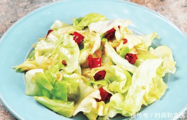 包菜|炒包菜,直接下锅炒是大错!多做1步,脆爽又入味,比饭店的好吃