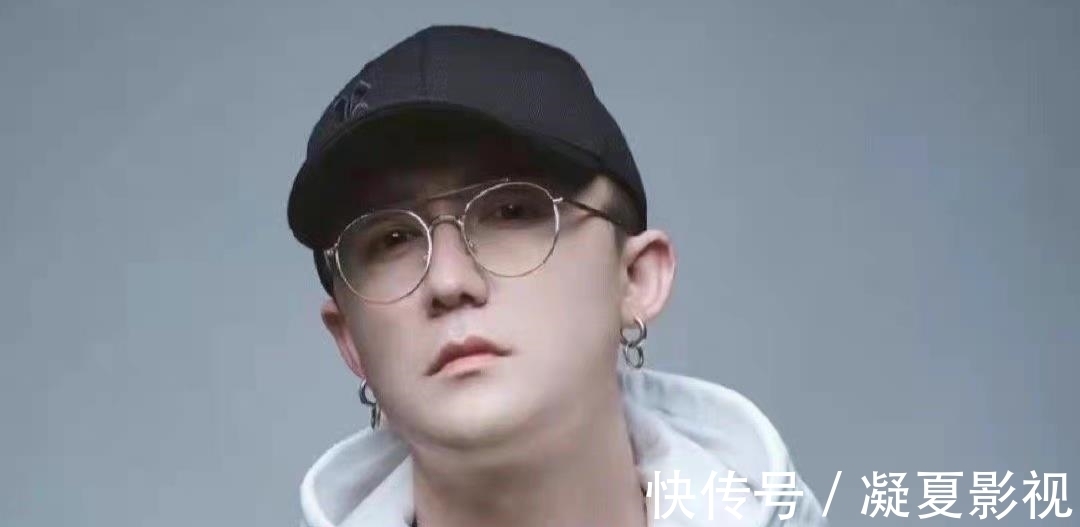 《追光吧》20位哥哥晋级，那吾克热淘汰后发文，队友在凌晨评论