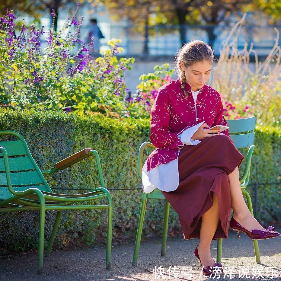w向最会穿的配色高手学搭配!用这3种方法,秋天就能美到开挂!