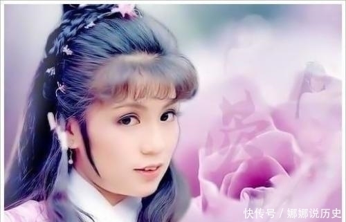 郭靖和黄蓉是如何把秘籍放进屠龙刀里的