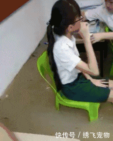 走不动|妹子,你脸圆嘟嘟的真可爱,后面大叔瞅半天啦,都走不动道了