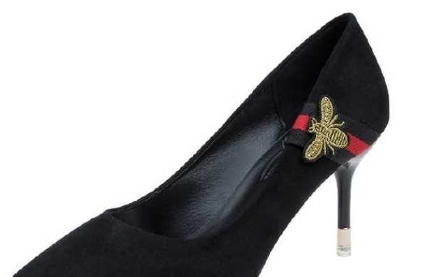 太潮了吧,新股流行风,凉拖高跟鞋正流行,真的美炸天了