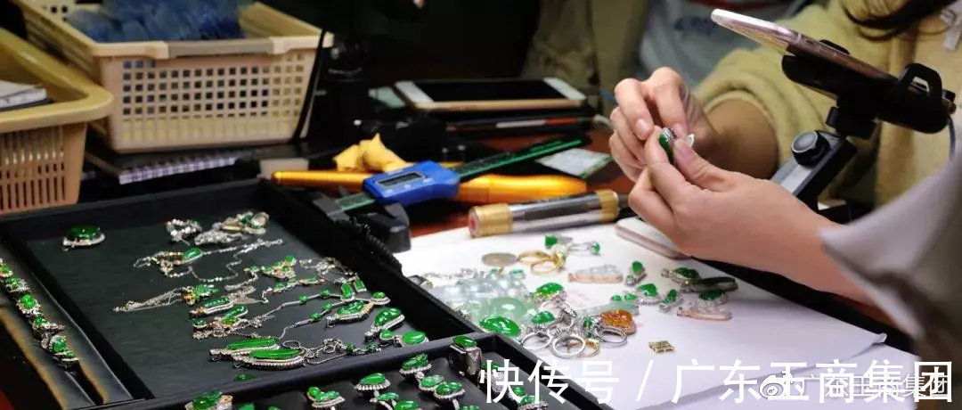 沈立|翡翠直播日销竟超3000万！到底带货的逻辑和成功关键点是什么？