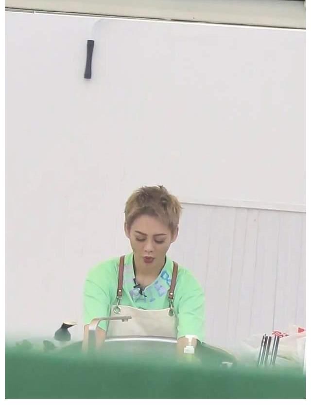 路透照|《中餐厅》第五季路透照曝光,周也颜值太出众,姚安娜如同素人!