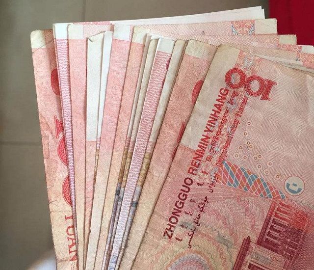 孩子向父母要零花钱,这位家长的做法让人称赞,怪不得孩子很优秀