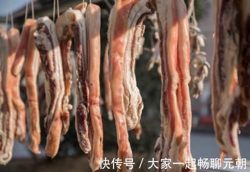 腌制|腊肉炒好嚼不动?下锅前多做2步,腊肉炒好又香又好嚼,不腻口
