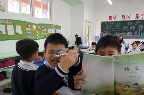 吴必虎|北大教授:男孩上小学的最佳年龄并不是6岁,可惜很多家长搞错了