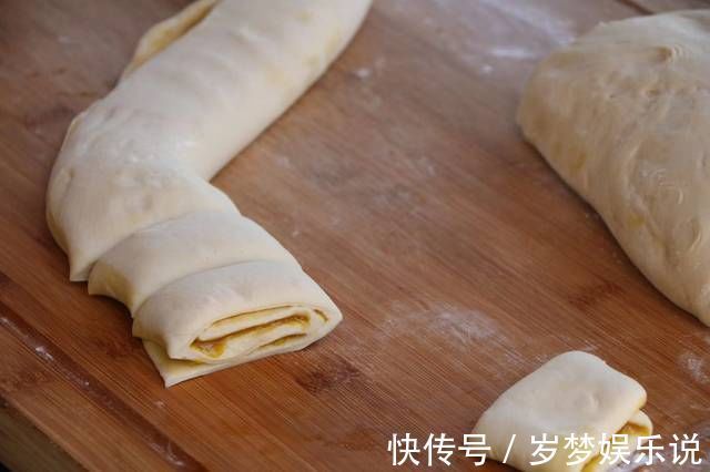 好吃|这花卷，出锅就吃了4个，比酵母馒头好吃10倍，做法特别简单！