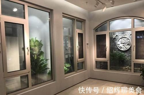 使用寿命|封阳台用铝合金还是断桥铝?听内行人一分析,别再选错啦