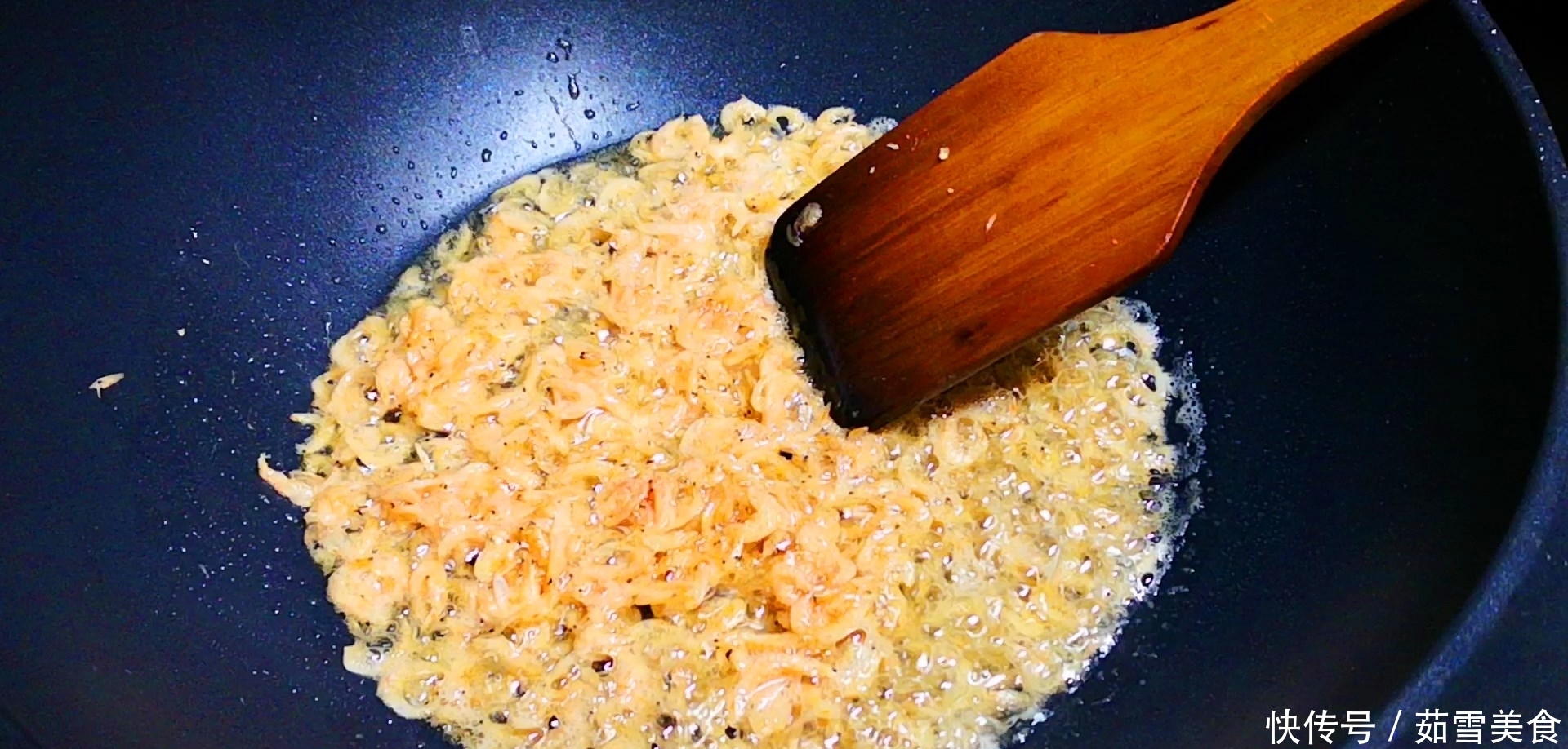 白菜饺子怎样做好吃?调馅原来有秘诀,吃起来比肉馅还香,真解馋