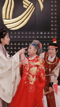 刘维秀$这位77岁的奶奶,穿上汉服也太惊艳了