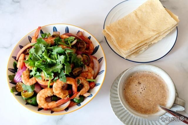 家宴|一斤虾做一盘菜，营养美味做法简单，可以列入中秋家宴菜单了