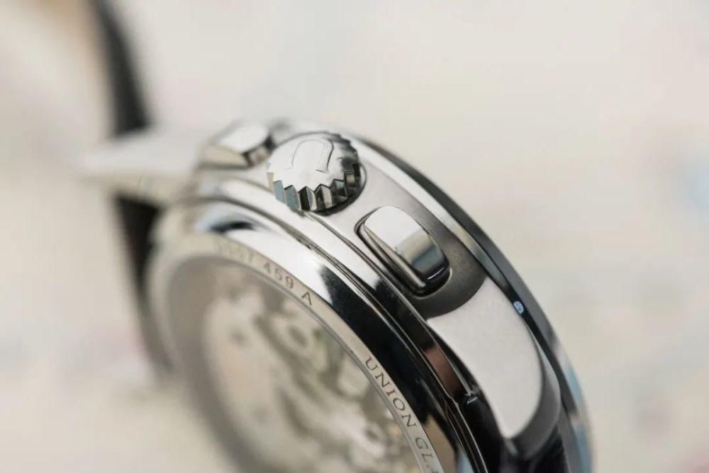 买过PP、朗格的他，多年后竟然被一只2万的手动计时打动了